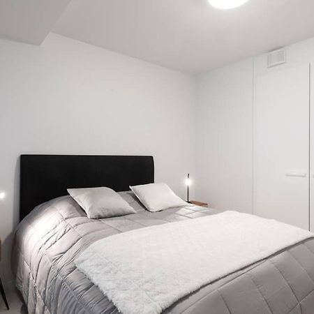 Sleek And Spacious 3 Bedroom Apartment In City Centre Helsinki Exterior photo