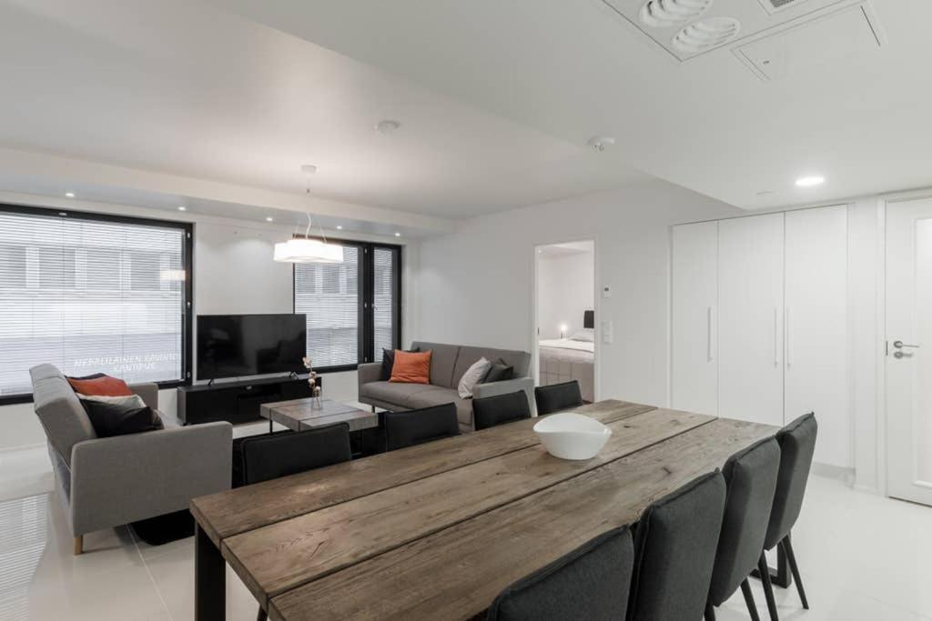 Sleek And Spacious 3 Bedroom Apartment In City Centre Helsinki Exterior photo