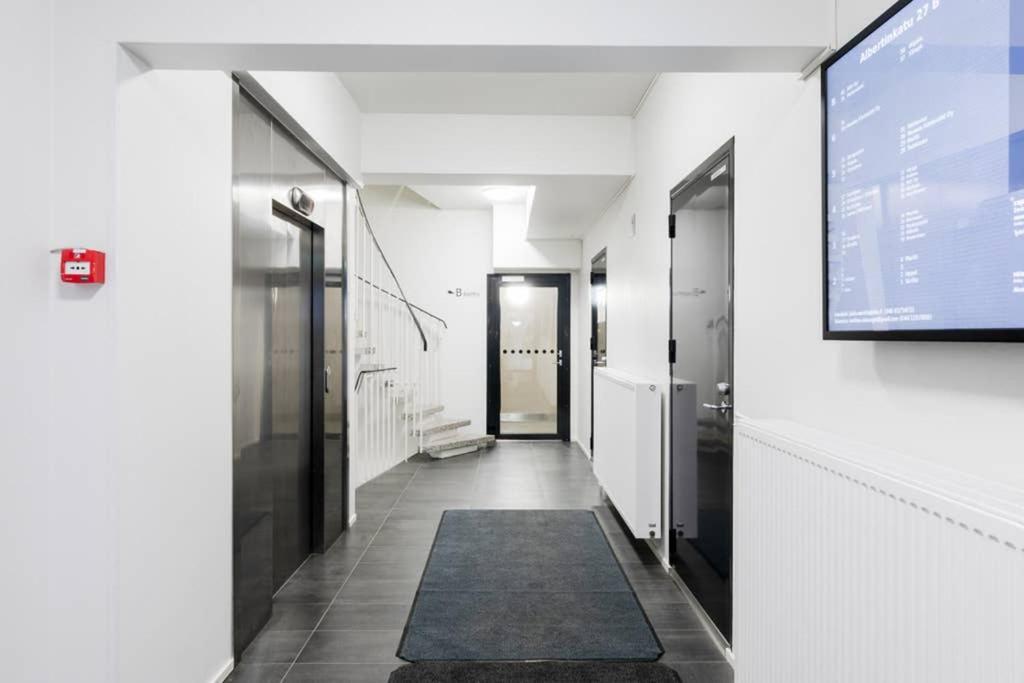 Sleek And Spacious 3 Bedroom Apartment In City Centre Helsinki Exterior photo