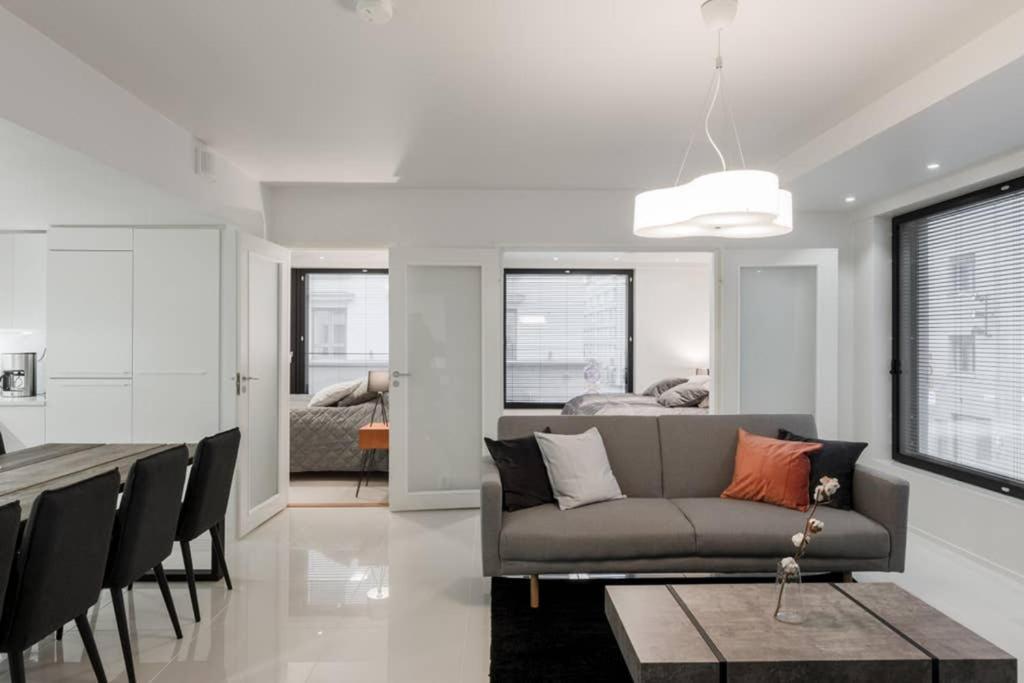 Sleek And Spacious 3 Bedroom Apartment In City Centre Helsinki Exterior photo