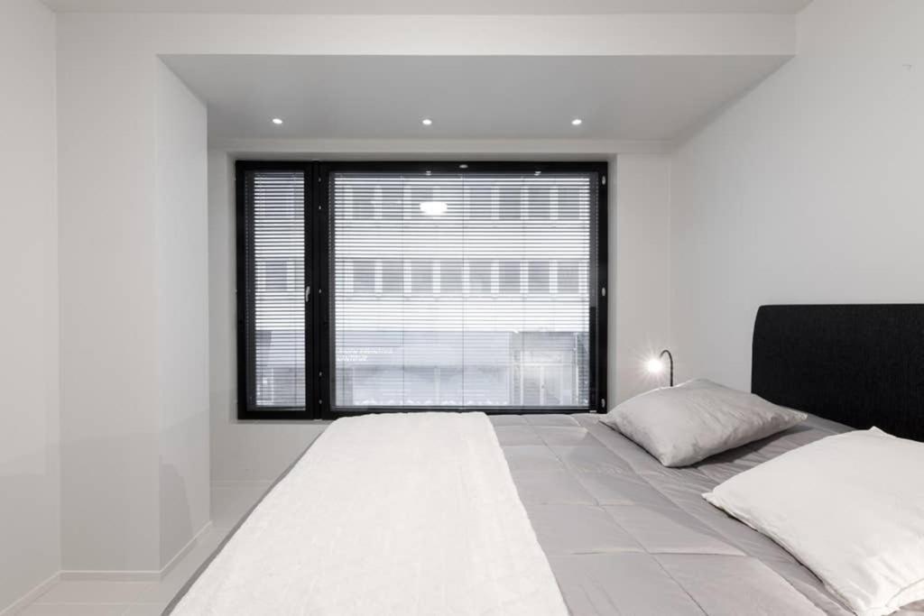 Sleek And Spacious 3 Bedroom Apartment In City Centre Helsinki Exterior photo
