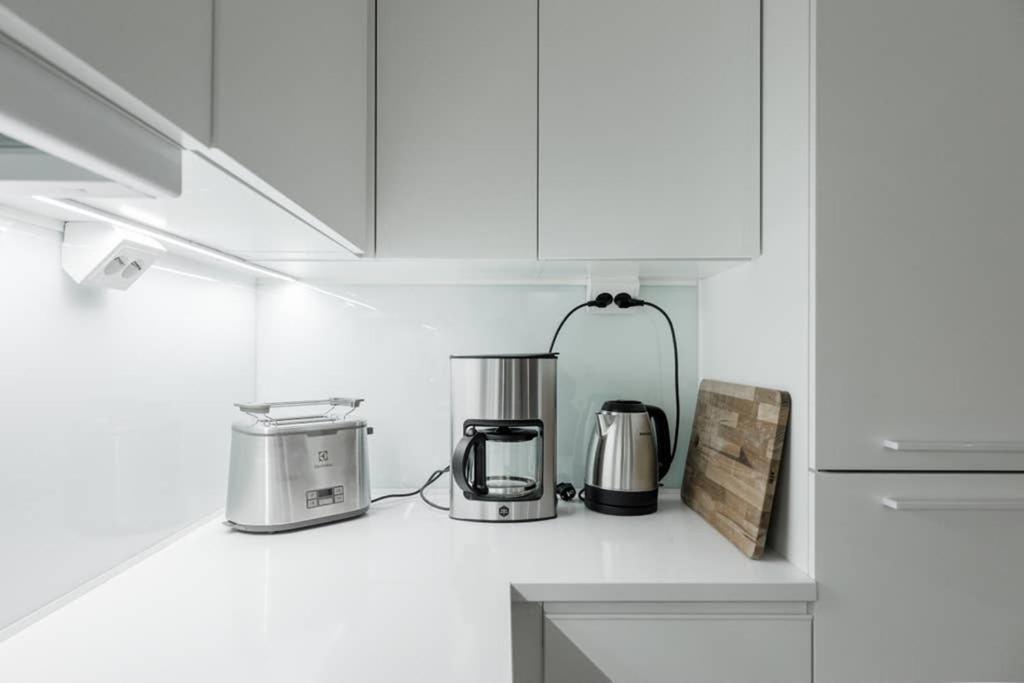 Sleek And Spacious 3 Bedroom Apartment In City Centre Helsinki Exterior photo