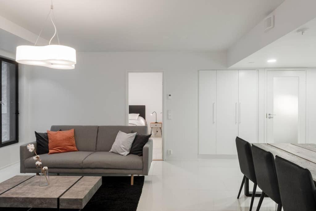 Sleek And Spacious 3 Bedroom Apartment In City Centre Helsinki Exterior photo